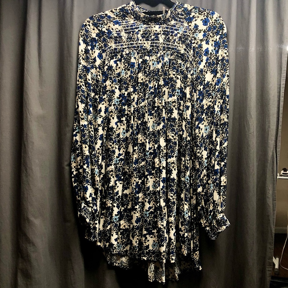 Free People floral mini dress/tunic dress. Size Large